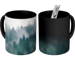 Magische Mok - Foto op Warmte Mokken - Koffiemok - Mist - Bomen - Bos - Magic Mok - Beker - 350 ML - Theemok - Goedkope kadootjes