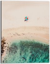 WallClassics - Dibond - Parasol op het Strand - 30x40 cm Foto op Aluminium (Wanddecoratie van metaal)