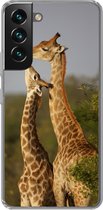 Geschikt voor Samsung Galaxy S22 Plus hoesje - Giraf - Boom - Kalf - Portret - Siliconen Telefoonhoesje
