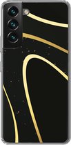 Geschikt voor Samsung Galaxy S22 hoesje - Gouden golven op een zwarte achtergrond - Siliconen Telefoonhoesje