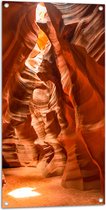 WallClassics - Tuinposter – Antelope Canyon Gang in Ravijn - 50x100 cm Foto op Tuinposter  (wanddecoratie voor buiten en binnen)