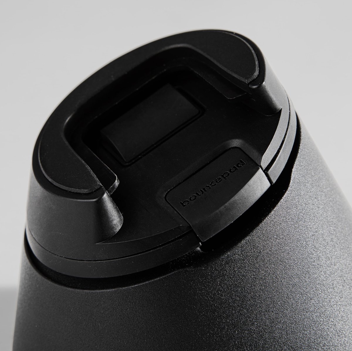 Diefstal-veilige tablet en iPad tafelbevestiging | Bouncepad Desk