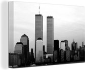 Canvas Schilderij De twee wolkenkrabbers van het World Trade Center in New York - zwart wit - 120x80 cm - Wanddecoratie