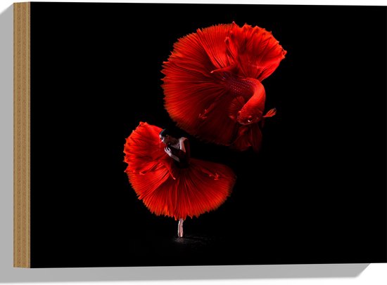 WallClassics - Hout - Danser met Rode Jurk en Vis - 40x30 cm - 12 mm dik - Foto op Hout (Met Ophangsysteem)