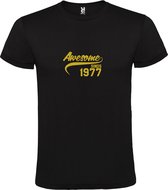 Zwart T-Shirt met “Awesome sinds 1977 “ Afbeelding Goud Size S
