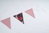 Vlaggenlijn van stof | Chic & Floral - 5 meter / 18 vlaggetjes - Donker blauwe, Roze, Bloemen driehoek vlaggetjes - Verjaardag slinger / Babykamer decoratie - Stoffen slingers handgemaakt & duurzaam