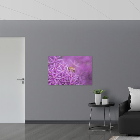 WallClassics - Drapeau - Fleurs Violettes avec Abeille - 105x70 cm Photo sur Drapeau Polyester