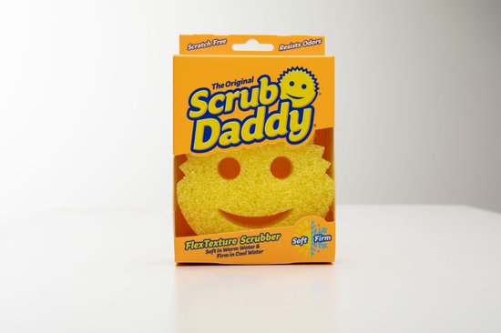 Scrub Daddy spons, geel, met gezichtje, in verpakking.