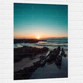 WallClassics - Muursticker - Mooie Oranje Ondergaande Zon - 80x120 cm Foto op Muursticker