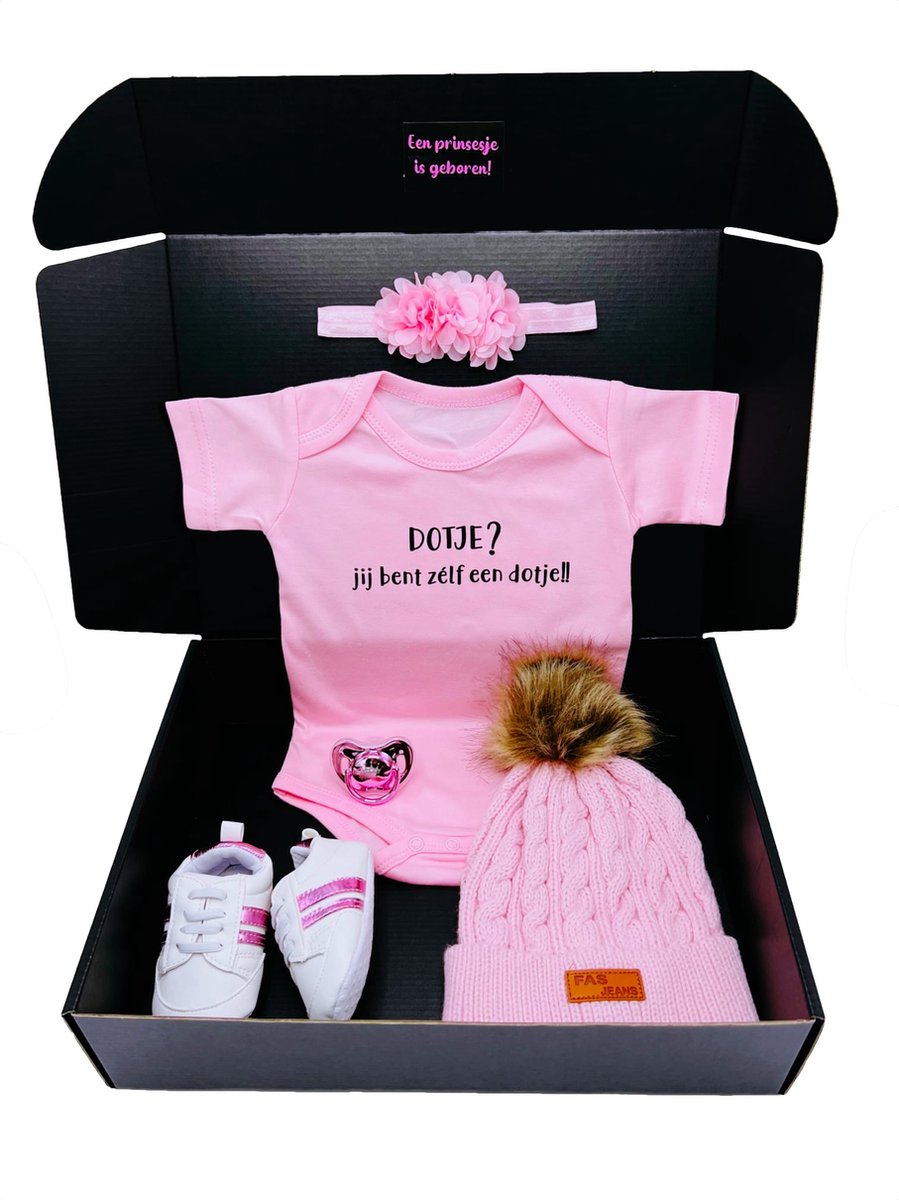 Goedkoopste Kraamcadeau - luxe kraamkado -baby meisje - romper -babysneakers -speen - rechtstreeks versturen als cadeau mogelijk