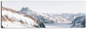 WallClassics - Dibond - Sneeuwlandschap bovenaan de Bergen - 60x20 cm Foto op Aluminium (Wanddecoratie van metaal)