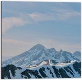 WallClassics - Dibond - Kronkelende Sneeuwbergen - 50x50 cm Foto op Aluminium (Met Ophangsysteem)