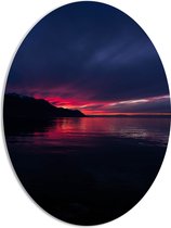 WallClassics - PVC Schuimplaat Ovaal - Roze Lucht boven Zee - 51x68 cm Foto op Ovaal  (Met Ophangsysteem)