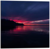 WallClassics - Dibond - Roze Lucht boven Zee - 50x50 cm Foto op Aluminium (Wanddecoratie van metaal)