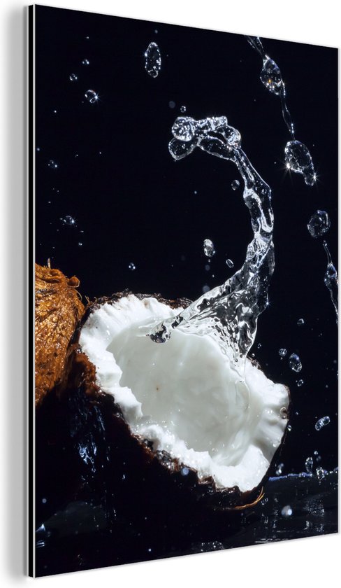 Wanddecoratie Metaal - Aluminium Schilderij Industrieel - Kokosnoot - Stilleven - Water - Zwart - Fruit - 60x80 cm - Dibond - Foto op aluminium - Industriële muurdecoratie - Voor de woonkamer/slaapkamer