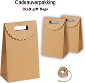 24x Cadeauverpakking - Cadeauzakjes - Traktatie Uitdeel Bags Karton - Uitdeel zakjes - Craft Gift Bags - 24stuks - Karton - Inclusief lint 2,5m.