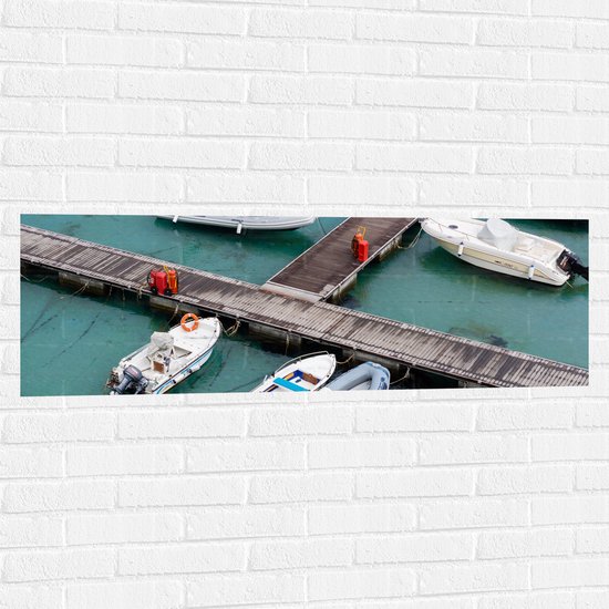 WallClassics - Muursticker - Kleine Speedbootjes in de Haven - 120x40 cm Foto op Muursticker