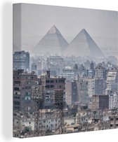 Canvas Schilderij Uitzicht op de piramides van Caïro - Egypte - 50x50 cm - Wanddecoratie
