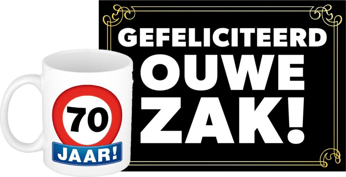Verjaardag cadeau mok/beker 70 jaar print 300 ml + A5-size wenskaart ouwe zak