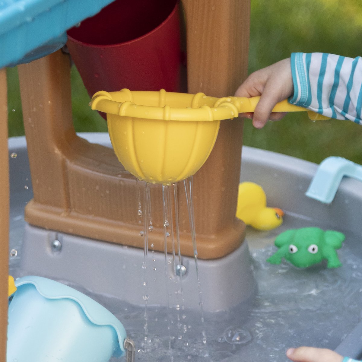Step2 Rain Showers Splash Tub Watertafel - incl. accessoires - - Waterspeelgoed voor kind - Activiteitentafel met water voor de tuin / buiten — afbeelding 18
