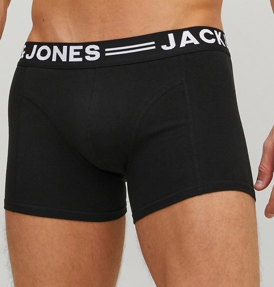 Zwarte boxer met witte 'JACK & JONES' band, close-up.