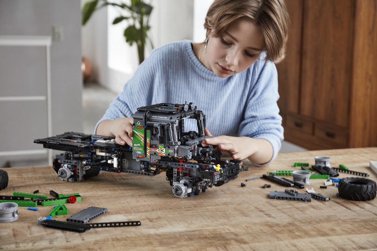 LEGO Technic 4x4 Mercedes-Benz Zetros Trial Truck met app-besturing 42129 — afbeelding 15