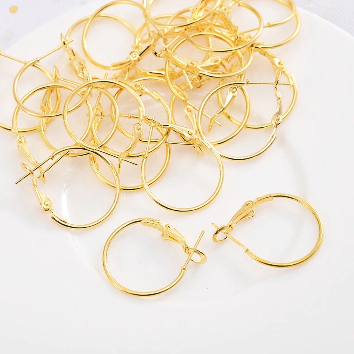 WiseGoods Luxe Set Oorbel Ringen - Haken Voor Oorbellen - DIY - Hobby - Sieraad - Sieraden Maken - Handwerken - Loop - Goud - 30st - WiseGoods