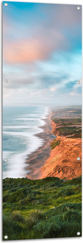 WallClassics - Tuinposter – Landschap met Begroeiing langs Zee - 50x150 cm Foto op Tuinposter  (wanddecoratie voor buiten en binnen)