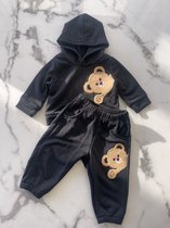 Baby jongens jogging set 2 delig bestaande uit een broek met een sweater met een leuke beer "Zwart" | Babyshower cadeau | Kraamcadeau | Baby cadeau, verkrijgbaar in de maten 68 t/m 92