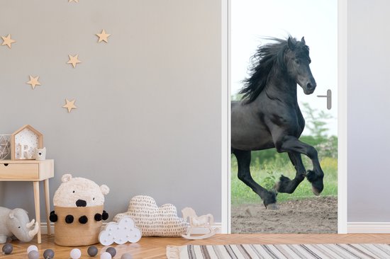 Deurposter 90x235 cm - Deursticker Paard - Zwart - Natuur - Meubelfolie zelfklevend - Deurfolie woonkamer - Interieurfolie fotobehang - Deur plakfolie - Deurstickers - Deurbehang sticker - Kamer decoratie