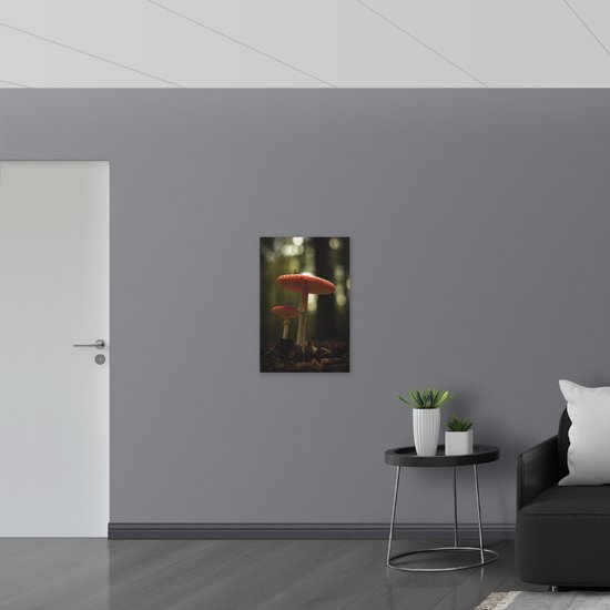 WallClassics - Vlag - Zijaanzicht van Rood-Witte Paddenstoel - 50x75 cm Foto op Polyester Vlag