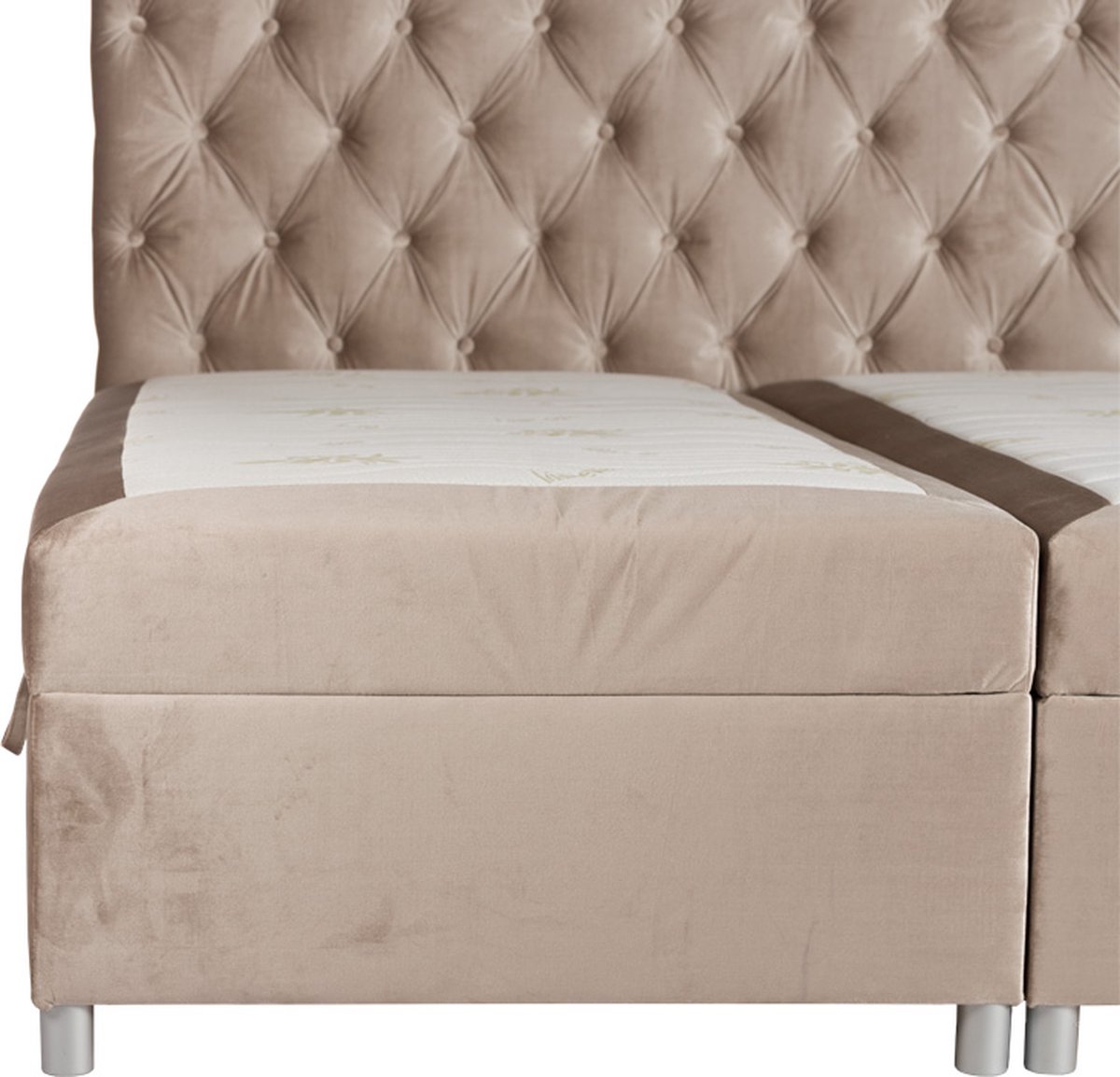 Roma Bed met Topper