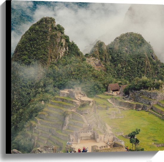 WallClassics - Canvas  - Machu Pichu vanuit de Lucht - 60x60 cm Foto op Canvas Schilderij (Wanddecoratie op Canvas)
