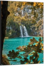 Dibond –Watervallen met Rotsen in het Bos– 80x120cm Foto op Aluminium (Wanddecoratie van metaal)