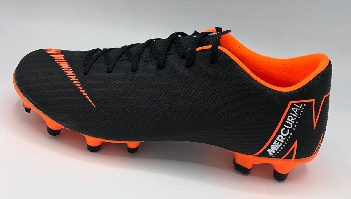 Nike Vapor 12 Academy MG - Voetbalschoenen - Maat 38.5 | bol.com
