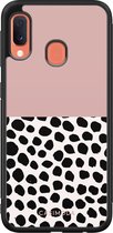 Samsung A20e hoesje - Stippen roze | Samsung Galaxy A20e case | Hardcase backcover zwart