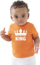 The king met witte kroon cadeau t-shirt oranje baby/peuter voor jongens - Koningsdag / Kingsday - kinder shirtjes / feest t-shirts 3-6 mnd
