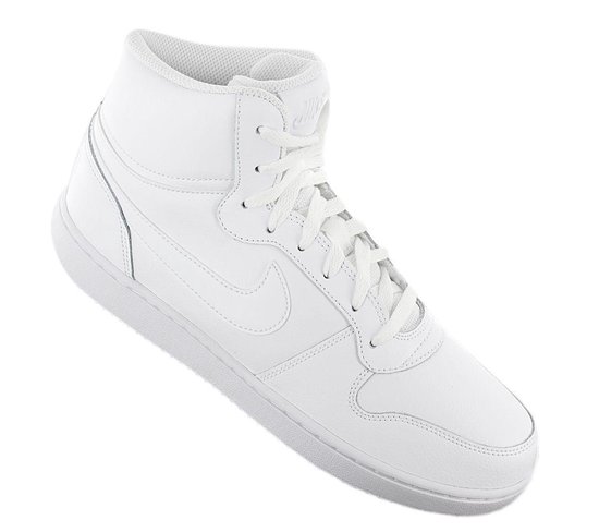Ebernon Mid Winter sneakers Product omschrijving Eigenschappen Product  omschrijving Met de Nike Ebernon Mid Winter herenschoen trotseer je de  elementen in stijl. De schoen is gemaakt met een waterafstotend bovenwerk  om je droog te houden, een 