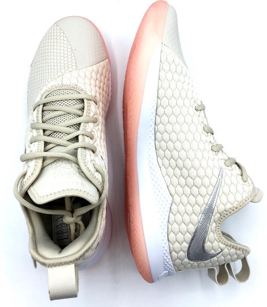 Nike Lebron Witness III LT Orewood - Indoorschoen/ Sneakers Heren- Maat 43  | bol.com