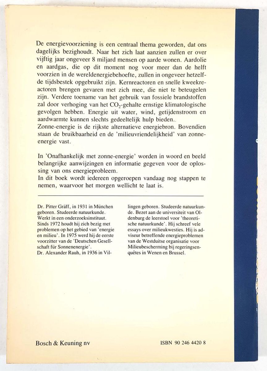 Boekpagina met tekst over zonne-energie en een biografie van de auteurs.