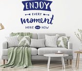 Muursticker Enjoy Every Moment Here And Now - Donkerblauw - 60 x 53 cm - slaapkamer woonkamer alle