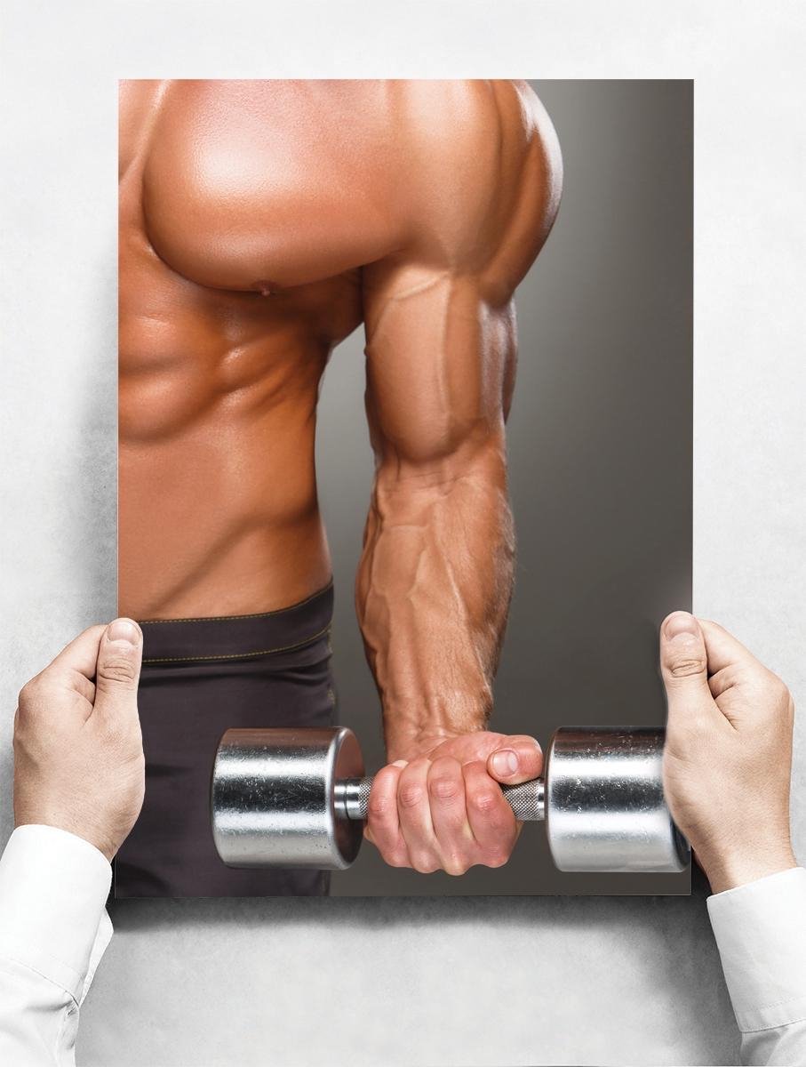 Wandbord: Athletische man met fitness halter in zijn hand - 30 x 42 cm