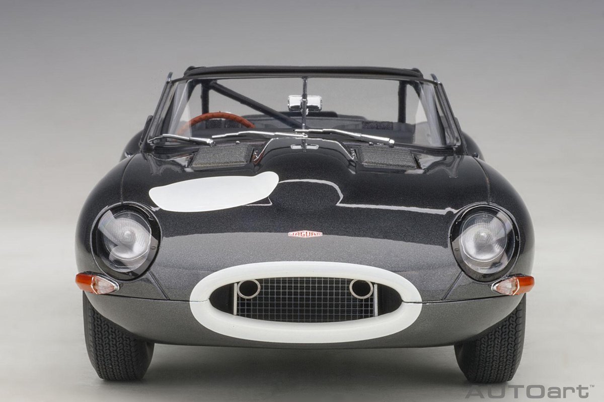 Jaguar Lightweight E-Type - 2015, Donker Grijs - AutoArt 1/18