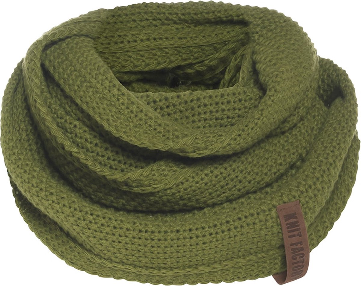 Knit Factory Coco Gebreide Colsjaal - Ronde Sjaal - Nekwarmer - Wollen Sjaal - Groene Colsjaal - Dames sjaal - Heren sjaal - Unisex - Mosgroen - One Size