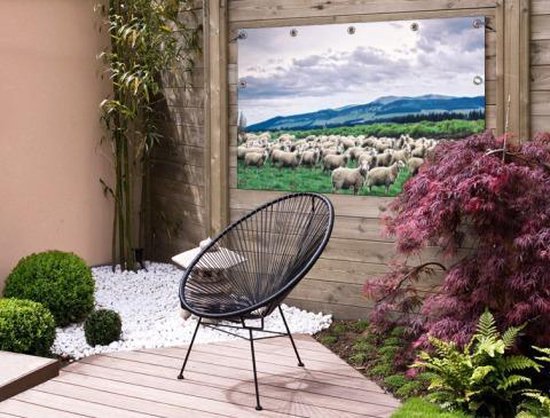 Tuinposter 120x80 cm - Tuindecoratie Schapen - Natuur - Gras - Poster voor in de tuin - Buiten decoratie - Schutting tuinschilderij - Tuindoek muurdecoratie - Wanddecoratie balkondoek