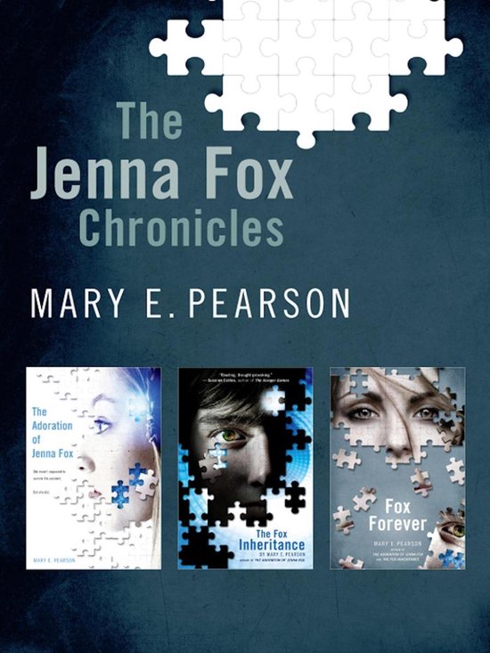 Boekomslag: The Jenna Fox Chronicles, met drie boeken: The Adoration of Jenna Fox, The Fox Inheritance en Fox Forever, afgebeeld als puzzelstukjes.