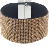 Armband van imitatie suede met steentjes