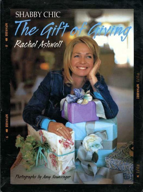 Shabby Chic: The Gift of Giving - cover