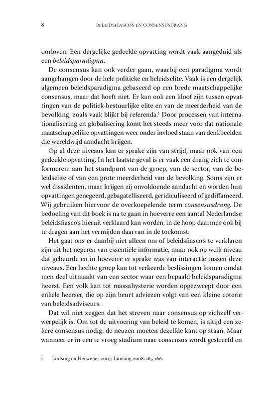 Pagina 8 van een boek met tekst en een voetnoot. Titel bovenaan: 'BELEIDSFIASCO'S EN CONSENSUSDRANG'.