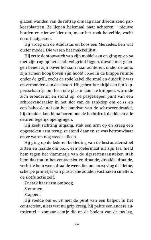 Bladzijde 22 met tekst over een auto en een man.